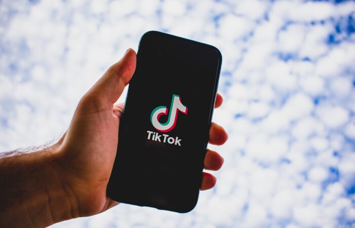 Révolution_tech_sur_TikTok_:_les_startups_qui_cartonnent_sur_le_réseau_social